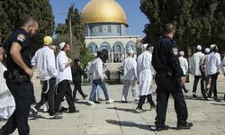 Sessizlik cesaret verdi: Gazze'yi yakan siyonistler Mescid-i Aksa'yı kirletiyor