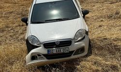 Siirt’te lastiği patlayan otomobil tarlaya uçtu