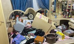 Yahudi askerler Filistinlilerin evlerini yağmalıyor, altın ve para çalıyor