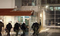 Yunanistan'da cezaevinde yangın paniği