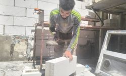 Adana sıcağında alın teriyle ekmek mücadelesi; "Suratımdan akan ter bana çok tatlı geliyor"