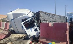 Çarpışan 2 tırın sürücüsü kardeş çıktı: 1 ölü 1 yaralı
