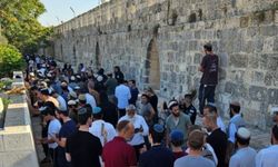 İşgalci siyonistler Mescid-i Aksa’ya baskın düzenledi