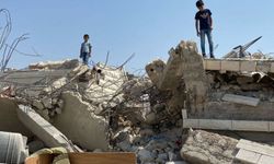 İşgalciler, Filistinli aileyi kendi evini yıkmaya mecbur etti