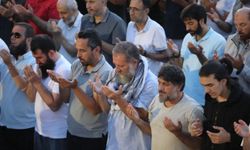 İstanbul'da yüzlerce kişi Gazze için kunut duasında buluştu