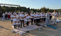 İzmir'de "Hayat Namazla Güzeldir" etkinliği çocukların coşkulu yürüyüşüyle başladı