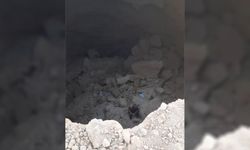 Malatya'da yol yapım çalışması esnasında göçük: İş makinası toprak altında kaldı 