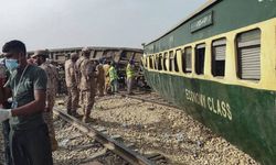 Pakistan'da tren kazası: 1 ölü, 24 yaralı