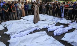 Siyonist işgalcilerin Gazze'ye saldırılarında şehit sayısı 61 bin 944'e yükseldi