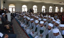 Bitlis'te 11'i hafız 74 talebe icazet aldı