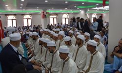 Bitlis'te icazet merasimde eller Gazze için semaya kalktı
