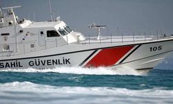Düzensiz göçmen botu Sahil Güvenlik botuna çarptı: 5 ölü