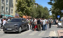 Hafif ticari araç ile motosiklet çarpıştı: 1 yaralı