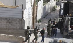 İşgalciler, Batı Şeria'nın çeşitli bölgelerinde 30 kişi esir aldı