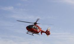 Kalp krizi geçiren yaşlı kadın helikopter ambulans ile sevk edildi