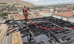 Malatya'da korkutan çatı yangını 
