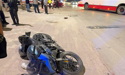Otobüs ile motosiklet çarpıştı: Bir yaralı