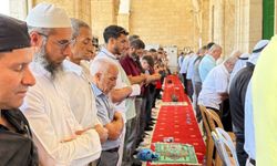 Siyonist kuşatmaya rağmen 40 bin Müslüman Aksa'da cuma namazı kıldı