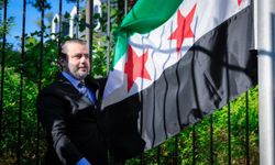 Suriye bayrağı 25 yıl sonra ABD'de göndere çekildi