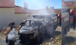 TOKİ şantiyesinde alev alan araç küle döndü
