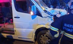 Batman’da belediye kamyonu ile okul servisi çarpıştı: 1 yaralı