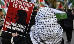 Berlin’de Gazze’deki katliamlara tepki gösterisi