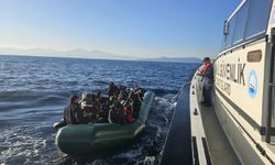 İzmir açıklarında 21 düzensiz göçmen yakalandı