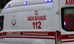 Otomobilin çarptığı motosiklet sürücüsü yaralandı