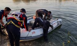 Su seviyesinin yükselmesiyle mahsur kalan aile kurtarıldı