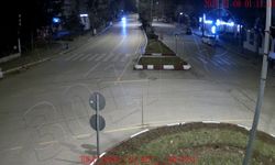 Trafik polisinin “dur” ihtarına uymayan sürücü polise çarpıp kaçtı