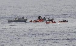Tunus açıklarında göçmen teknesi battı: 40 ölü