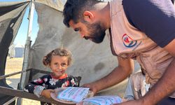 Yetimler Vakfı Gazze'de her gün sıcak yemek dağıtımında bulunuyor