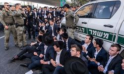 Yüz binlerce ultra-Ortodoks Yahudi, zorunlu askerliğe karşı gösteri düzenledi