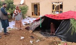 Afganistan'daki deprem mağdurları, yaygın yıkımın ortasında barınak ve destek arıyor
