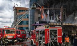 Azerbaycan'da iş merkezinde patlama: 7 kişi kurtarıldı