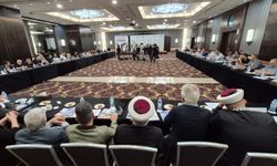 Beyrut'ta "Direnişi destekleme belgesi: Direnişin silahı, ümmetin onurudur