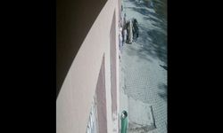 Boğazına şeker kaçan çocuğu öğretmenin uyguladığı Heimlich manevrası kurtardı