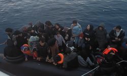 Çanakkale açıklarında 25 düzensiz göçmen yakalandı