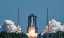 Çin uzaya yeni uydu grubu gönderdi