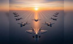 Çin'e ait bombardıman uçakları Güney Çin Denizi'nde devriye uçuşu yaptı