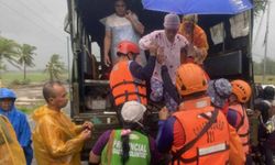 Filipinler'de Süper Tayfun  Fung-Wong etkili oluyor: 2 ölü