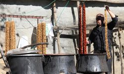 Geleneksel cevizli sucuk üretimi sürüyor