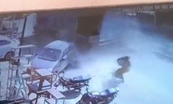 Hindistan'da kamyon, araçları ve yayaları biçti: 13 ölü