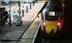 İngiltere'de trende bıçaklı saldırı: 10 yaralı, 2 kişi gözaltında