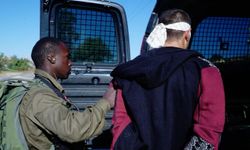 İşgal rejimi Batı Şeria’da en az 65 kişiyi alıkoydu