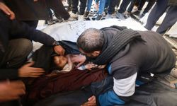 İşgalciler ateşkese rağmen saldırıyor: Gazze'de bir anne ve çocuğu ağır yaralandı