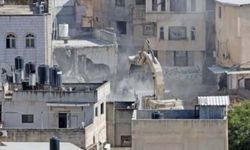 İşgalciler, Fiilistinli esirin evini yıkmakla tehdit etti