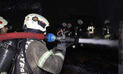 İstanbul’da şarj halindeki elektrikli araç alev alarak patladı