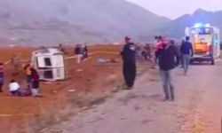 Kahramanmaraş’ta işçi servisi şarampole yuvarlandı: 2 ölü, 7 yaralı