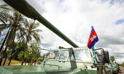 Kamboçya ve Tayland sınır bölgelerindeki ağır silahları geri çekmeye başladı